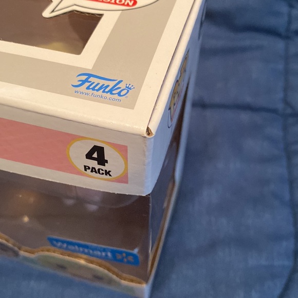 The Golden Girls 4-Pack Funko Pops - Picture 9 of 15